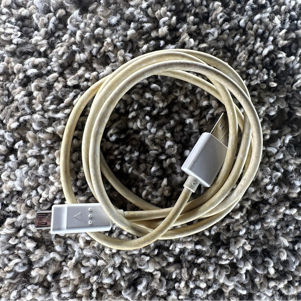 Universal White l USB Charging Cable